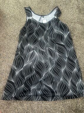 Pacific Beach Black Sleeveless Dress with White Leaf Stripe Print